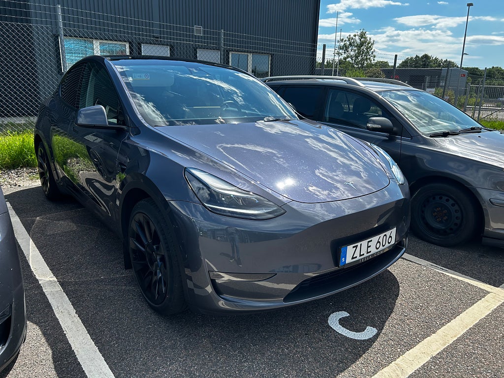 Tesla Model Y Long Range AWD 514hk / Moms