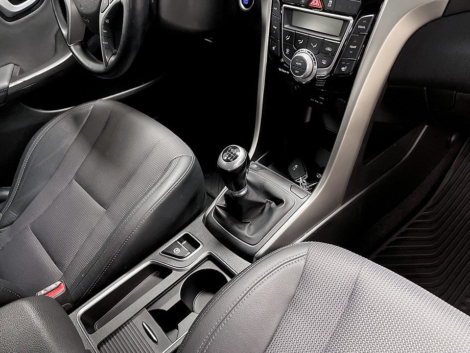 Bild på Hyundai i30 Comfort 5D 1.6 GDI 135hk B-KAMERA NAVI