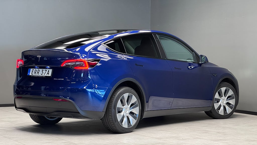 Tesla Model Y 2022 - miniatyr 15