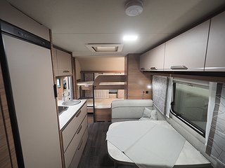 Husvagn, 1-axl Knaus Sport 540 FDK 9 av 18
