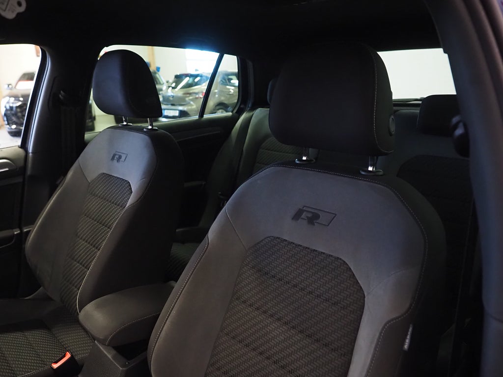 Volkswagen Golf 1.5 TSI 150hk GT R-Line Drag Kamera Pluspaket Keyless 2020