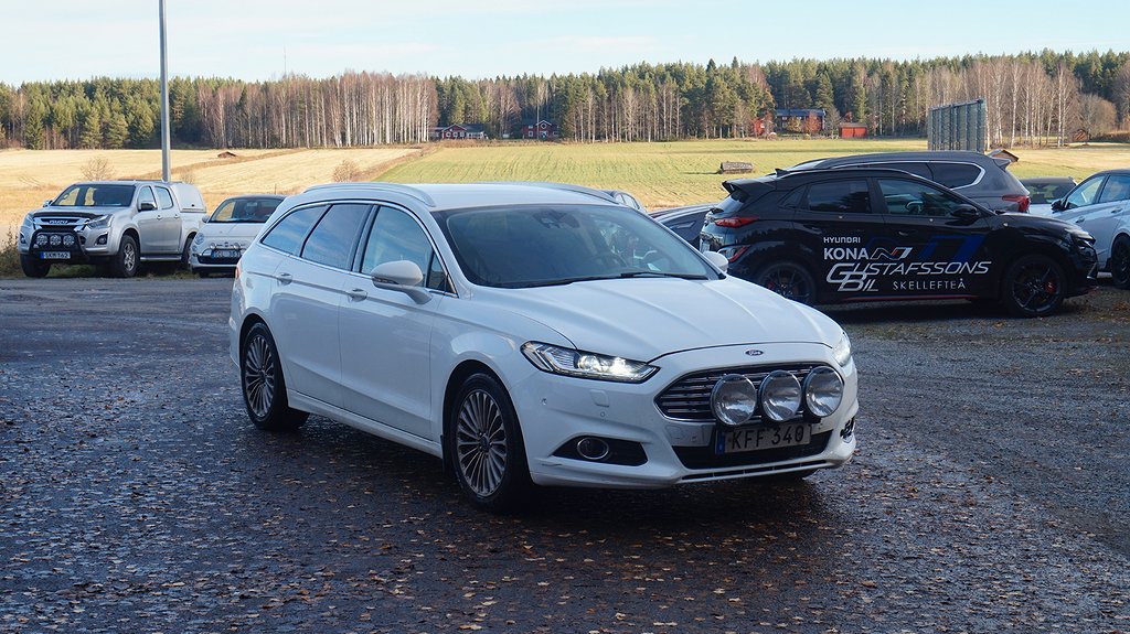 Ford Mondeo Kombi 2.0 TDCi AWD D-Värm V-hjul Drag INKOMMANDE