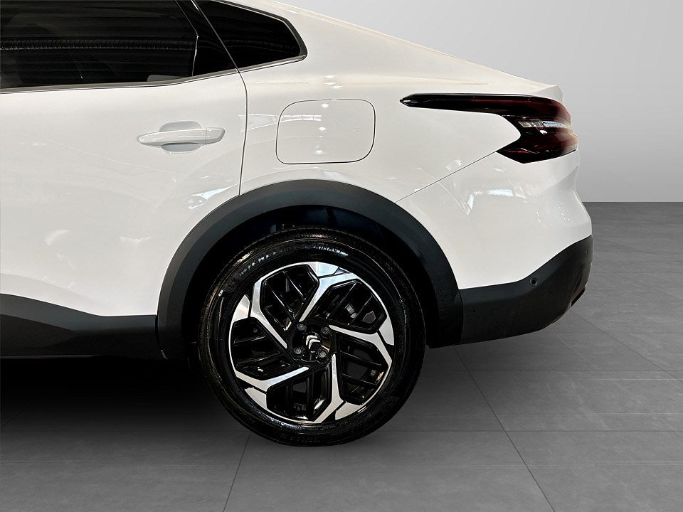 Bild på Citroën C4 X Shine 1.2 PT 130hk Aut - B-KAMERA, CARPLAY