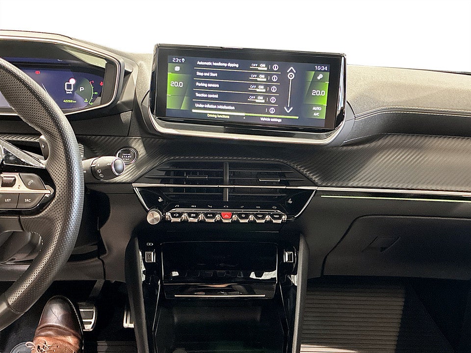 Bild på Peugeot 2008 GT 1.2 PT 130hk Aut B-KAMERA CARPLAY