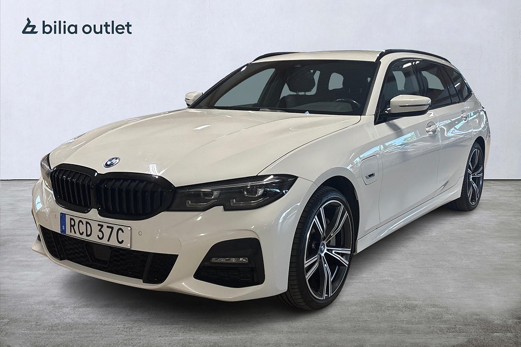 BMW 330e xDrive Touring M-Sport Moms / Navi / Adaptiv Farthållar