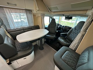 Husbil-halvintegrerad Wingamm Oasi 690 2 av 28
