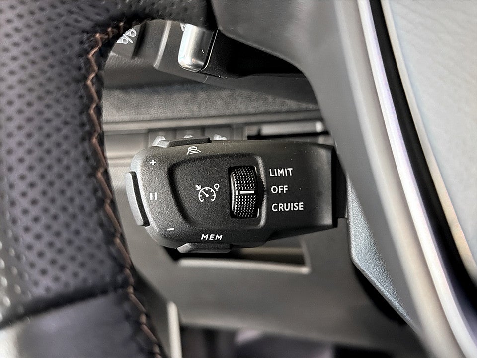 Bild på Peugeot 5008 GT Black Pack 1.2 PT 130hk Aut 7-SITS B-KAMERA CARPLAY