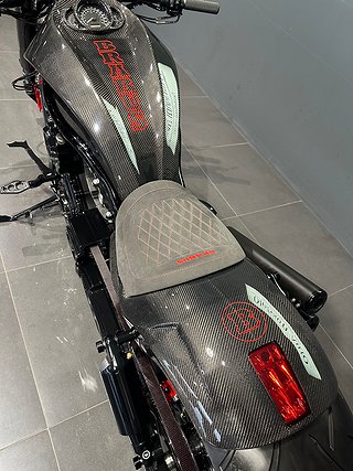 Custom Harley-Davidson VRSCDX 10 av 23