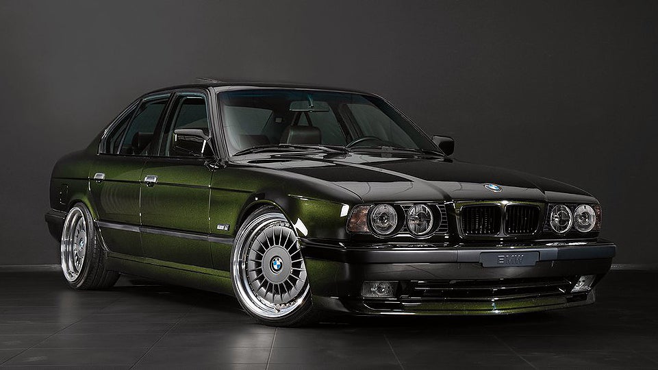 BMW 525i från E34-generationen har totalrenoverats. 
