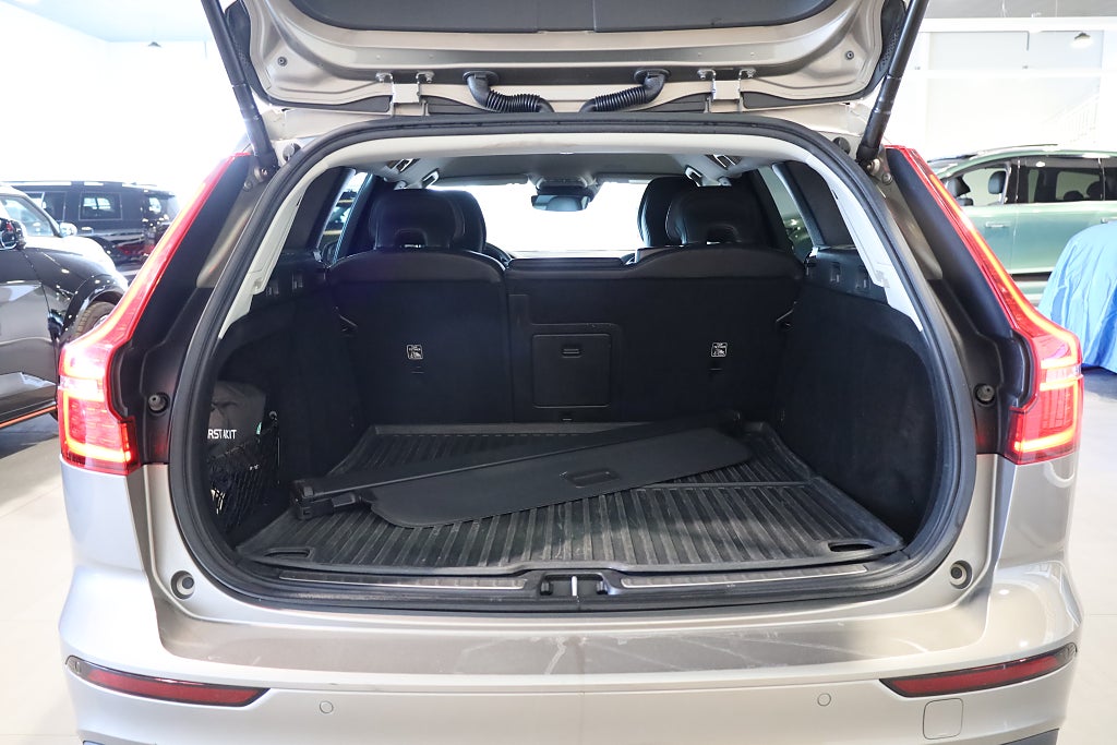 Volvo V60 D4 AWD Aut Momentum H/K Navi Kamera Leasbar 2021