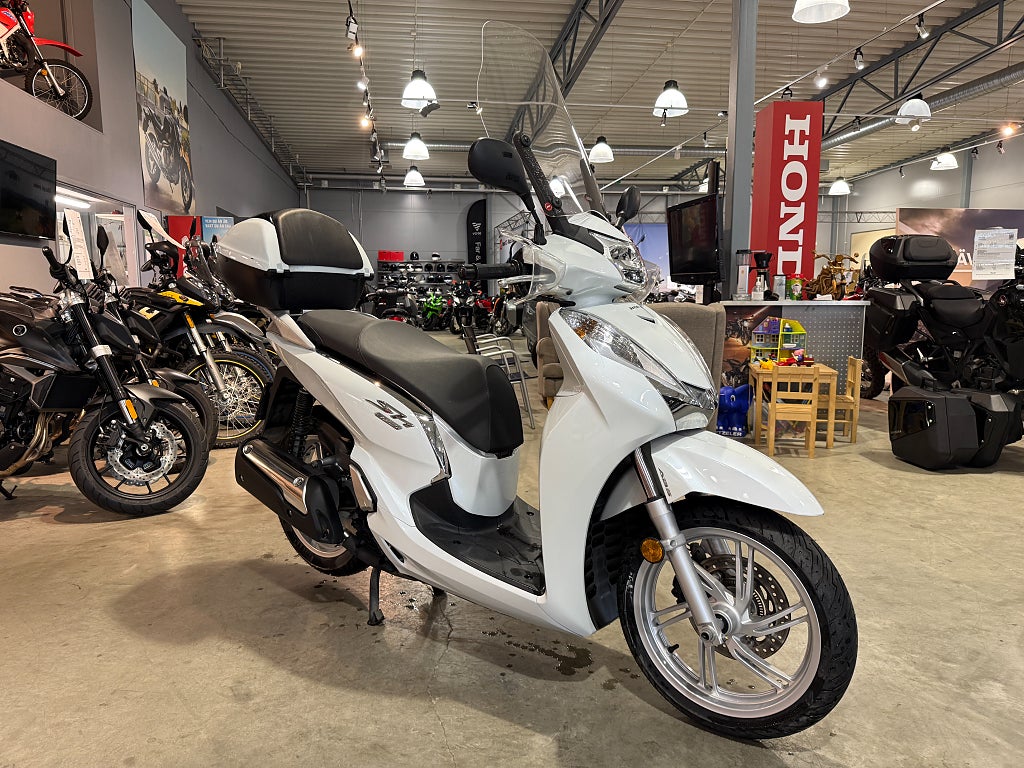 Honda SH300 ABS #Endast 1800mil# 