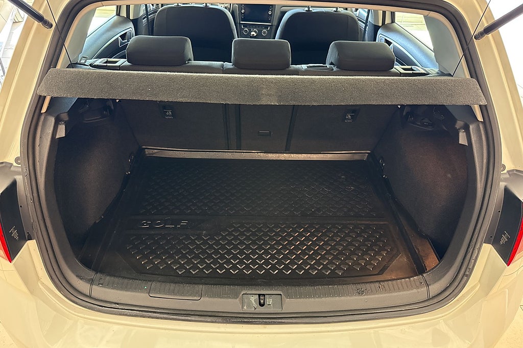 Volkswagen Golf 5-dörrar 2.0 TDI DPF 4Motion Drag Värmare Kamera V-hjul miniatyr 13