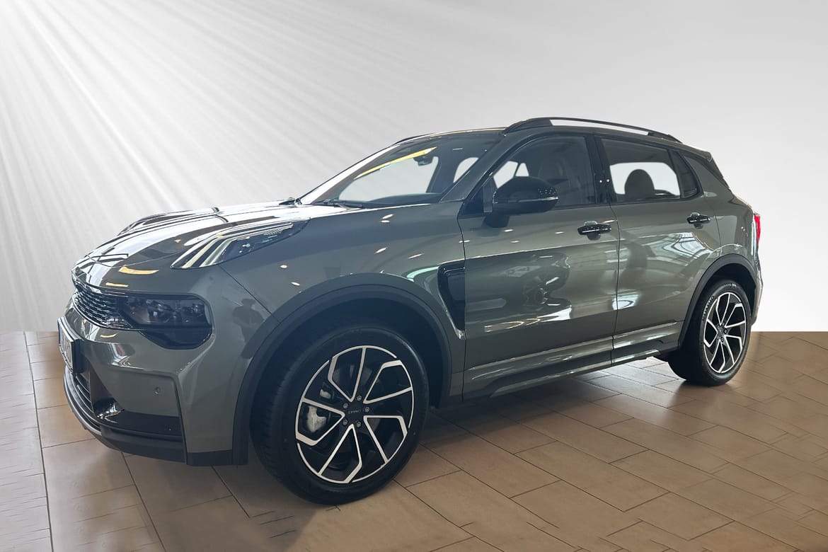 Lynk & Co 01 Core PHEV 2025, bild 2/10
