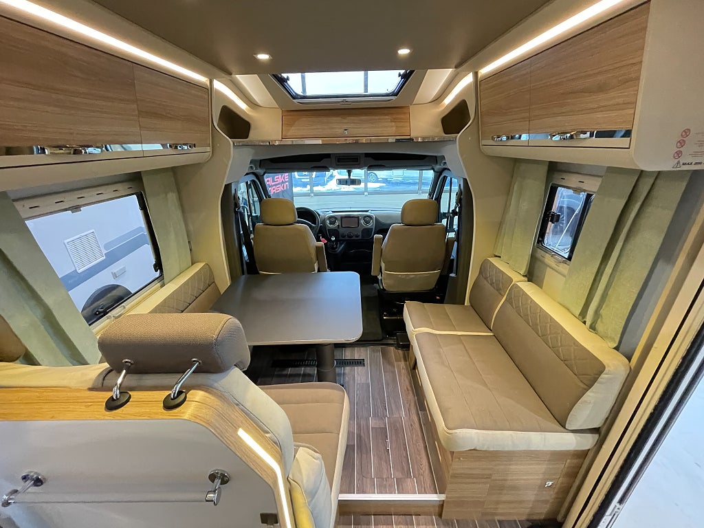 Adria Matrix Supreme 687 SL /ALDE/Solcell/Taksäng/Kedja/5 bältad/  - Adria