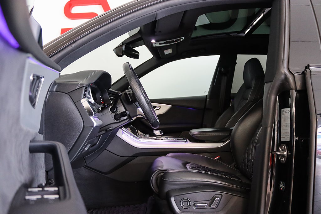 Audi Q8 TDI S line Selection MOMS Pano Matrix Värmare Drag