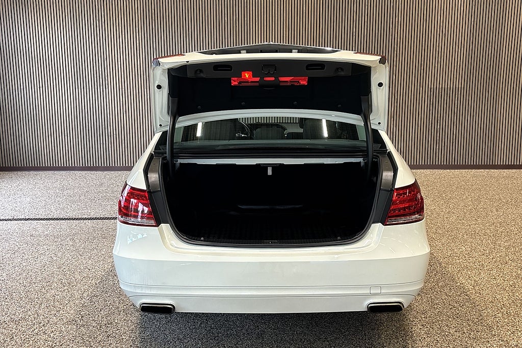Mercedes-Benz E 200 BlueEFFICIENCY Classic Euro 5