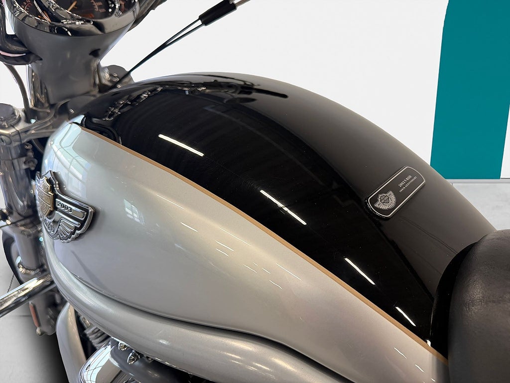 Harley-Davidson vrsca V-Rod 2-tone jubileum, LÅG MIL, NYSKICK
