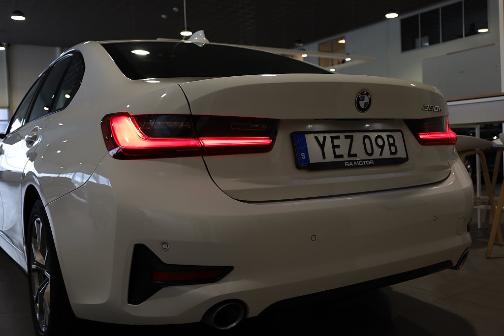 BMW 330e Sedan Steptronic Sport line Navi CarPlay Leasbar