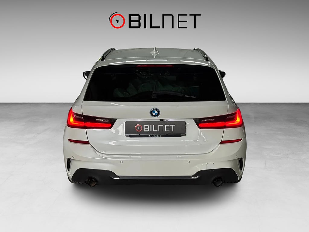BMW 330e xDrive Touring Aut M Sport 19" Drag HiFi Mineralvit Met
