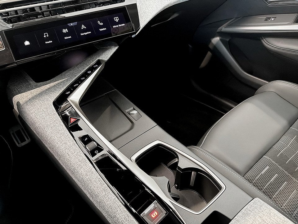 Bild på Peugeot 5008 GT Hybrid 145hk Aut - NYA VINTERHJUL INGÅR!
