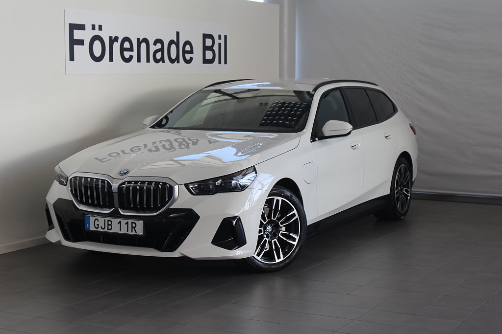 BMW 530e xDrive Touring M Sport Drag Park Assist Rattvärme 