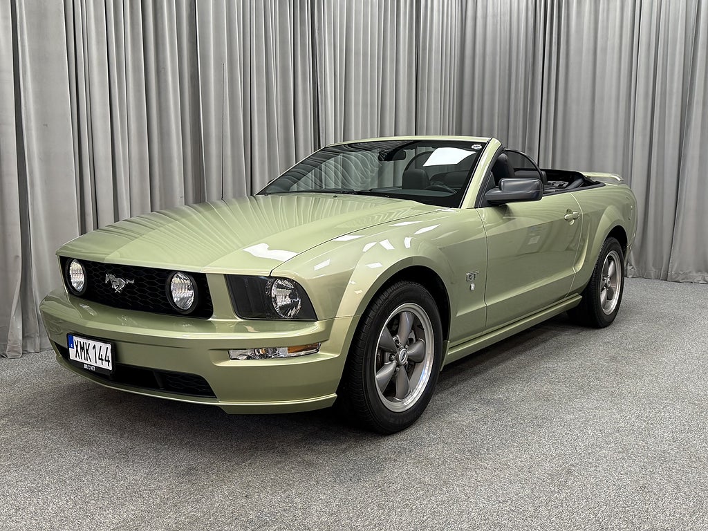 Ford Mustang GT V8 304HK Premium Cab Otroligt fint skick!