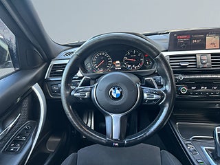 BMW 320D xDrive M Sport SoV-Däck/Drag/Rattvärm/Navi/Kamera/Psens – bild 9
