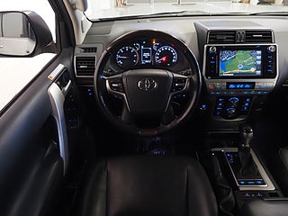 SUV Toyota Land Cruiser 18 av 29