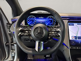 SUV Mercedes-Benz EQE 7 av 15