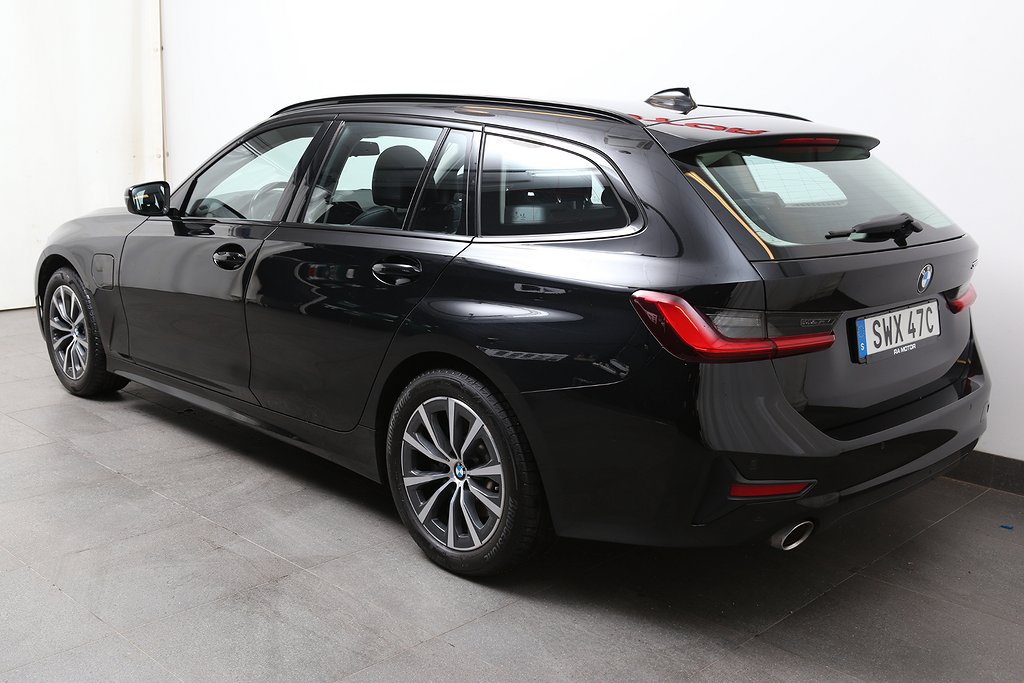 BMW 330e PHEV Touring Sport line Aut Navi Leasbar 2021