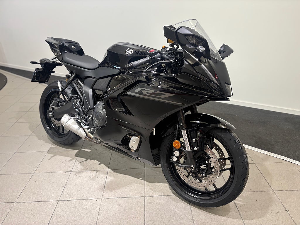Yamaha YZF-R7 ABS  UPPDATERAD 2026 - miniatyr 2