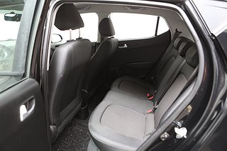 Halvkombi Hyundai i10 19 av 20