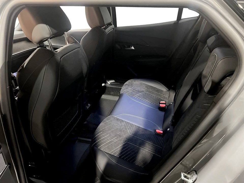 Bild på Peugeot 2008 GT 1.2 PT 130hk Aut - B-KAMERA, ELSTOL