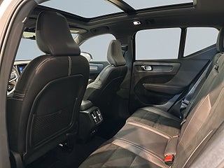 Volvo XC40 D4 AWD Geartronic R-Design Drag H/K Pvärm Pano GPS SoV – bild 13
