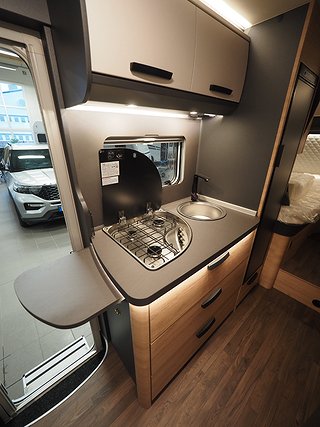 Husbil-halvintegrerad Knaus L!VE TI PLATINUM SELECTION 650 MEG 11 av 18