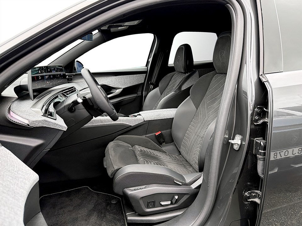 Bild på Peugeot 3008 GT Ultimate 1.2 PT 130hk Aut - B-KAMERA, NAVI