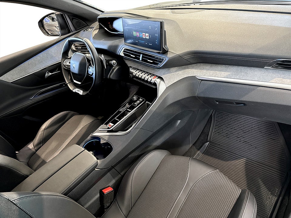 Bild på Peugeot 5008 GT 1.2 PT 130hk Aut 7-SITS B-KAMERA CARPLAY