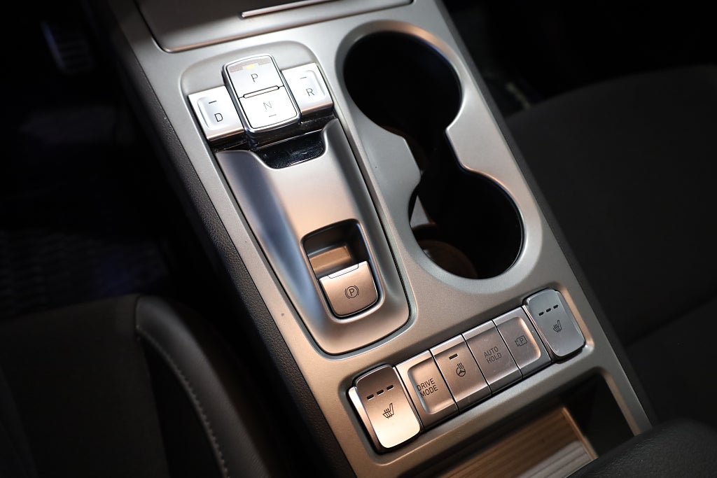 Hyundai Kona 64 kWh Essential Navi Kamera Krell CarPlay Leasbar 2022