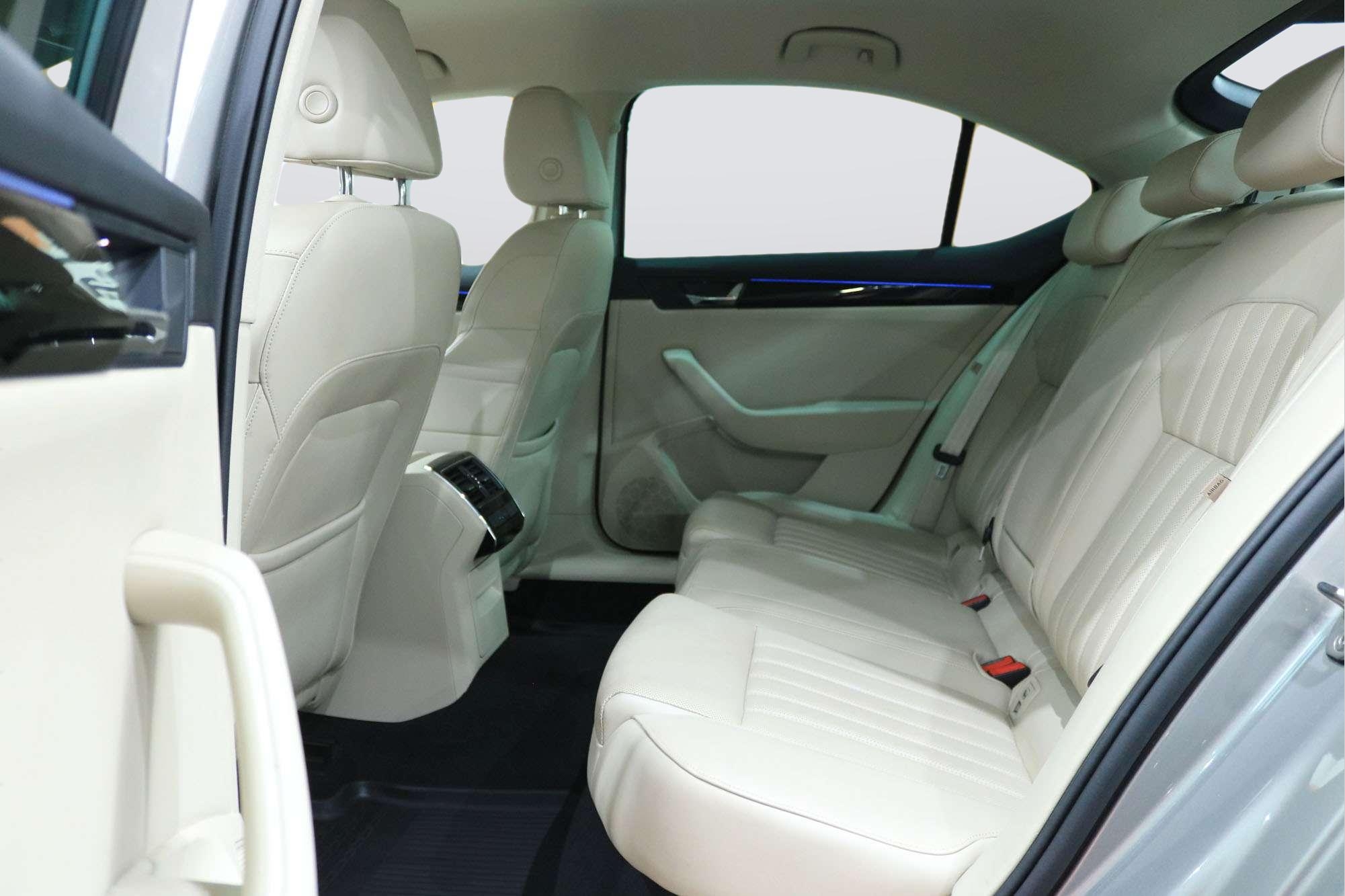 Skoda Superb 2016, bild 7/49