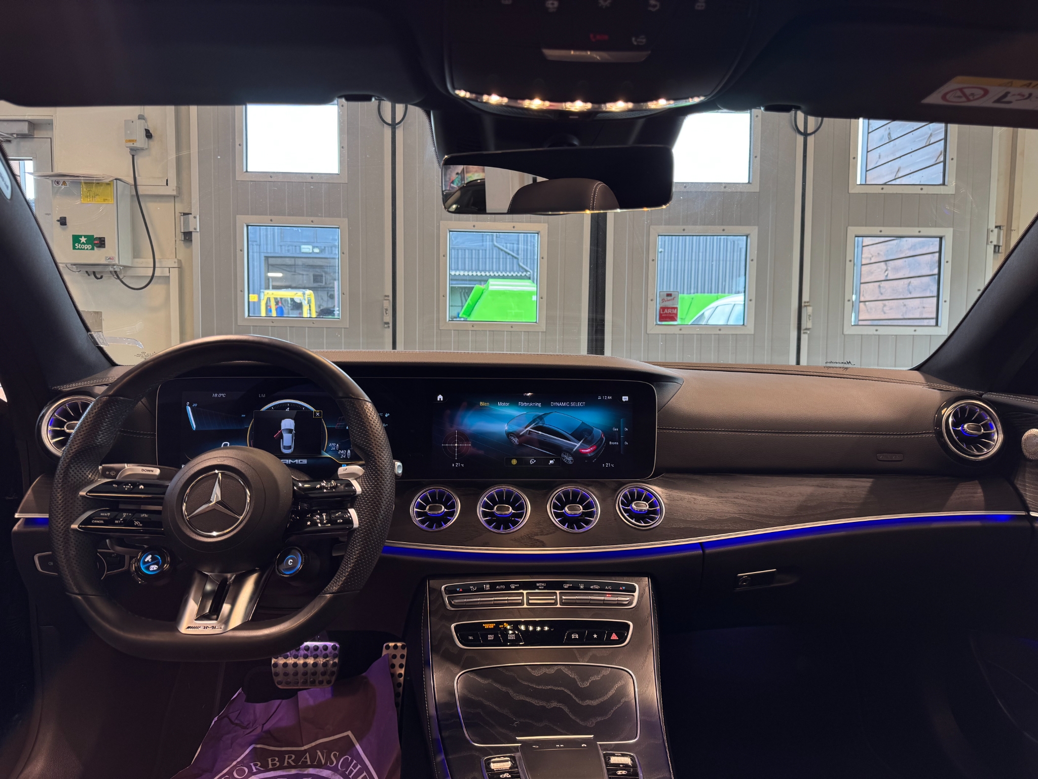 Mercedes-Benz E 53 4MATIC+ Coupé 2022, bild 5/44