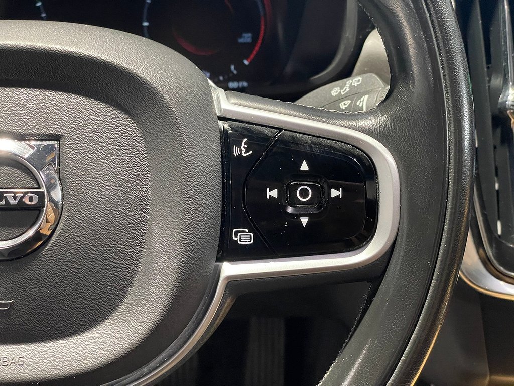 Volvo V90 Cross Country D4 AWD Momentum SKINN NAV VÄRMARE 2019