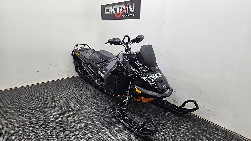 Ski-Doo Summit X Xprt 850 E-TEC TurboR tBLK/or