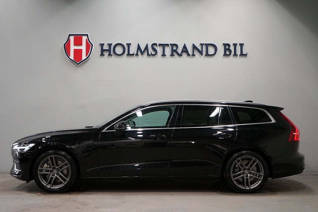 Volvo V60 Recharge T6 AWD Core Drag Pvärm Bkam Carplay BLIS