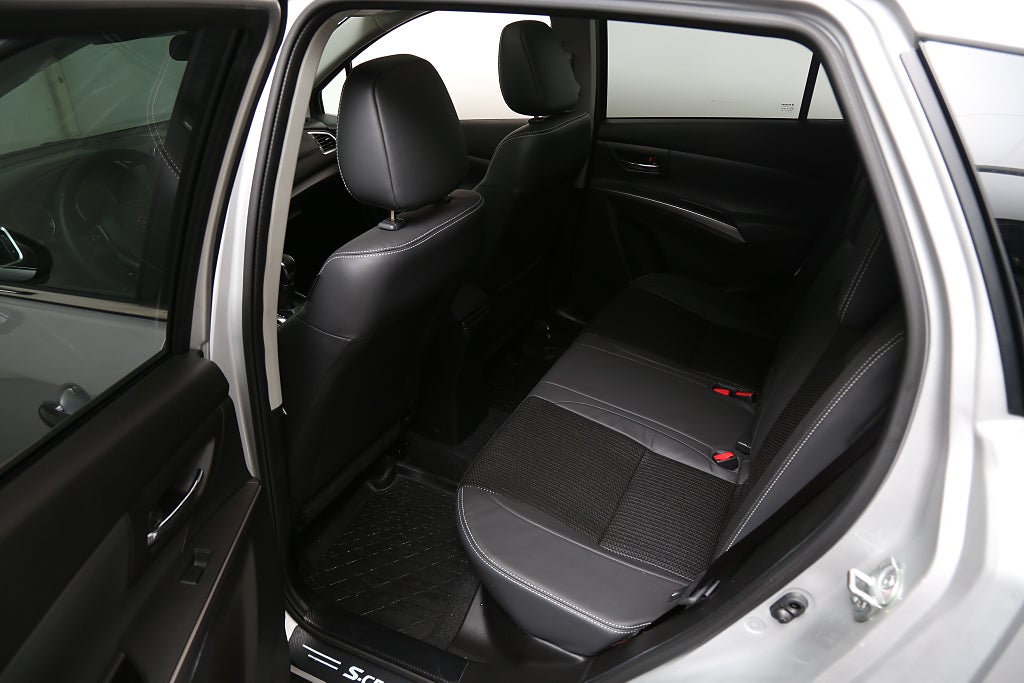 Suzuki S-Cross HEV AllGrip Hybrid 4x4 Inclusive Aut Panorama Motorv 2023
