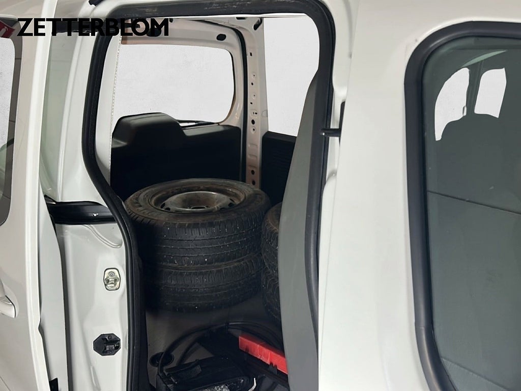 Transportbil - Skåp Peugeot Partner 9 av 16