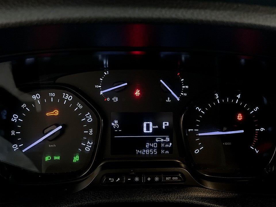 Bild på Peugeot Expert PRO+ 2.0 BHDi 180hk Aut L3 B-KAMERA DRAG