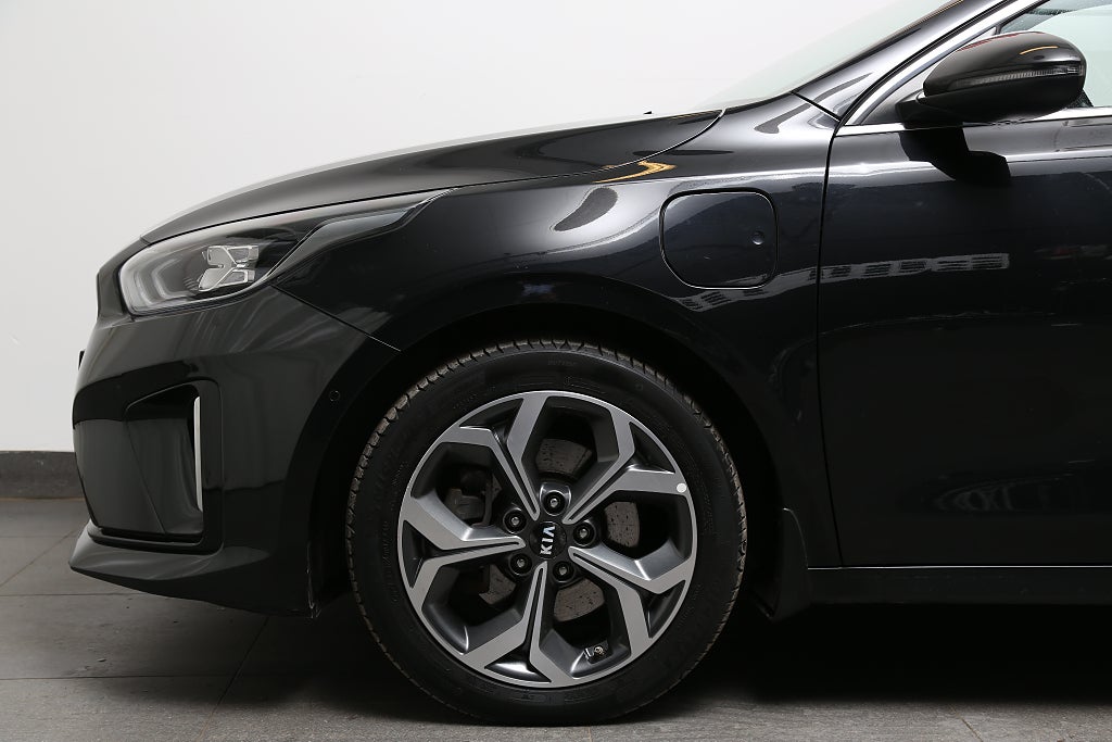 Kia Ceed Sportswagon Plug-in Plus 2 Panorama Skinn Drag Värmare