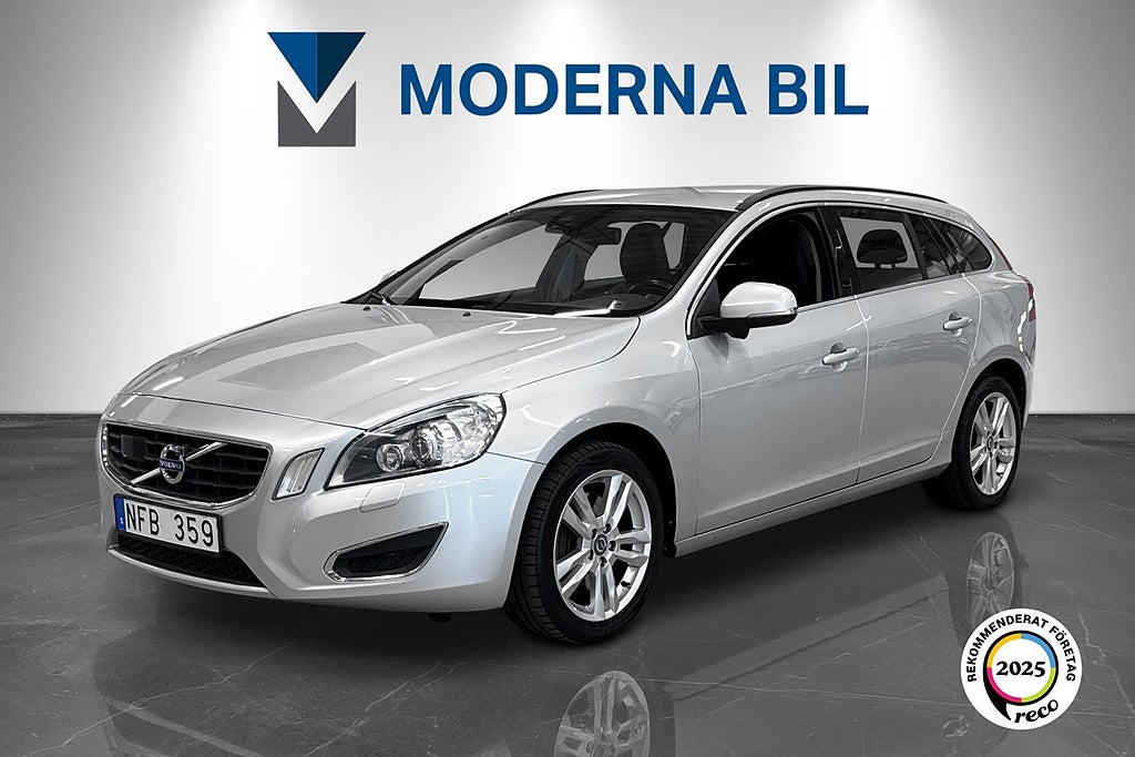 Volvo V60 D4 AWD 163hk Momentum Aut Dragkrok D-värm Skinn BLIS