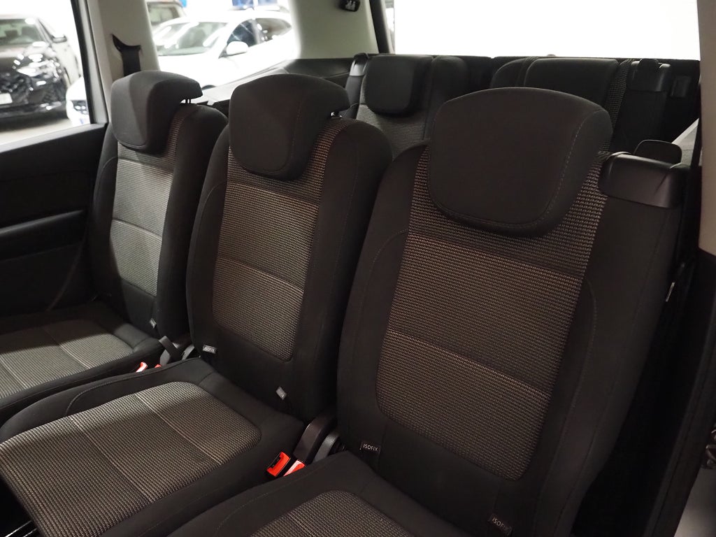 Volkswagen Sharan 7-sits 2.0 TDI 140hk Masters Dragkrok D-Värm Kamera 2015