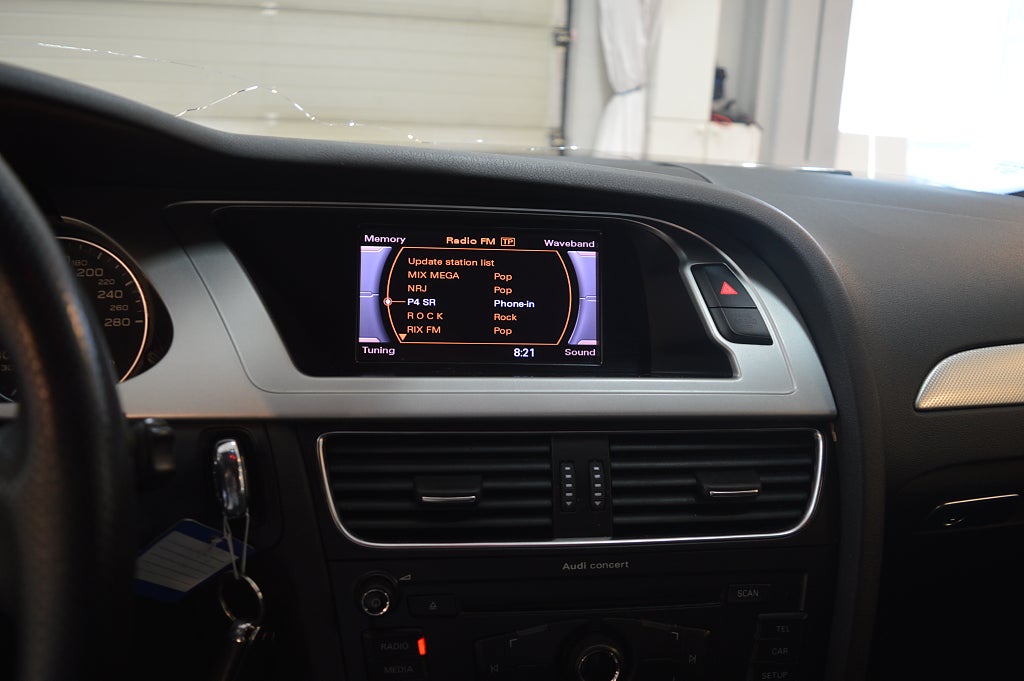 Audi A4 2011 - miniatyr 10
